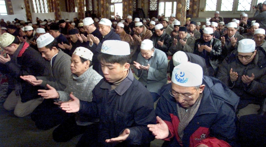 Hui Muslims in China is praying