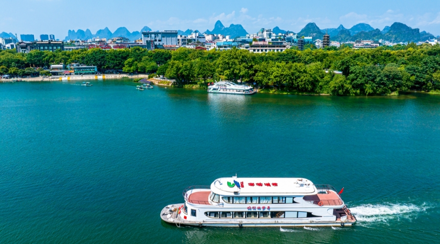 Guilin – Li River Cruise to Yangshuo