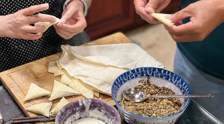 Tangsanjiao, an Eid al-Fitr pastry filled with sesame and sugar