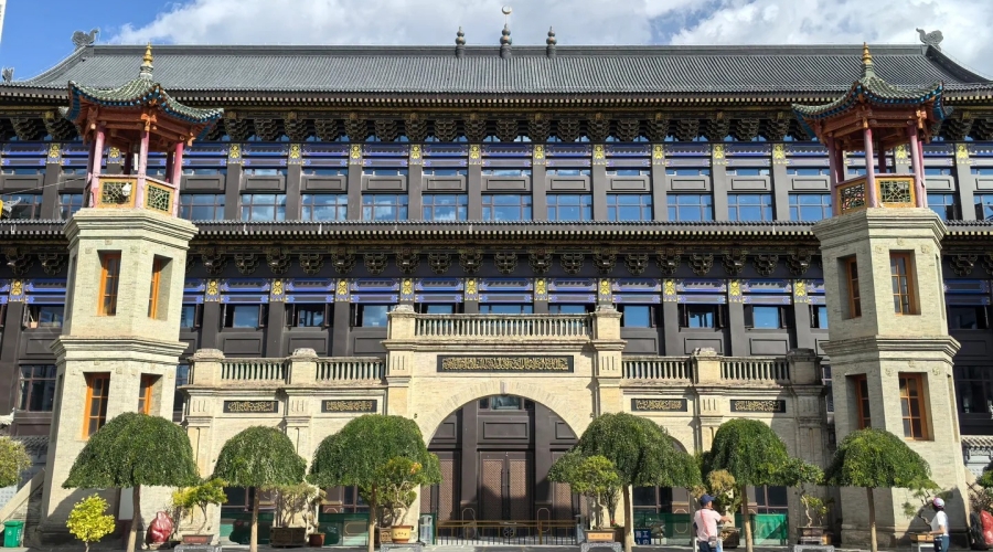 Dongguan Mosque in Xining showcases a unique blend of traditional Chinese architecture and Islamic heritage