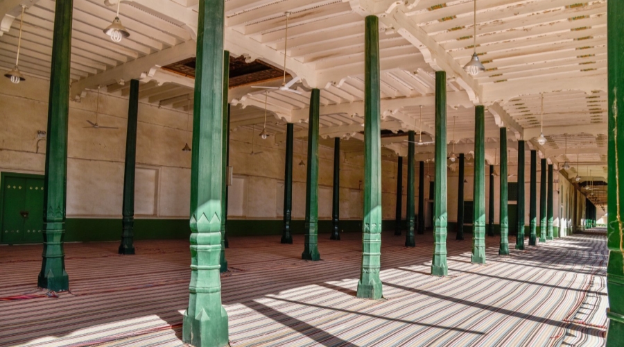 The Id Kah Mosque is the largest mosque in Xinjiang