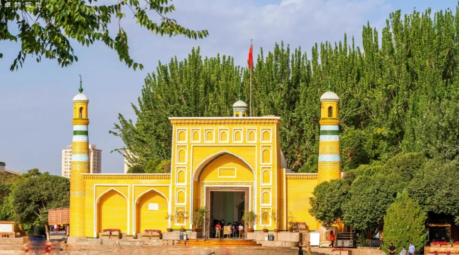 The Id Kah Mosque is the largest mosque in Xinjiang