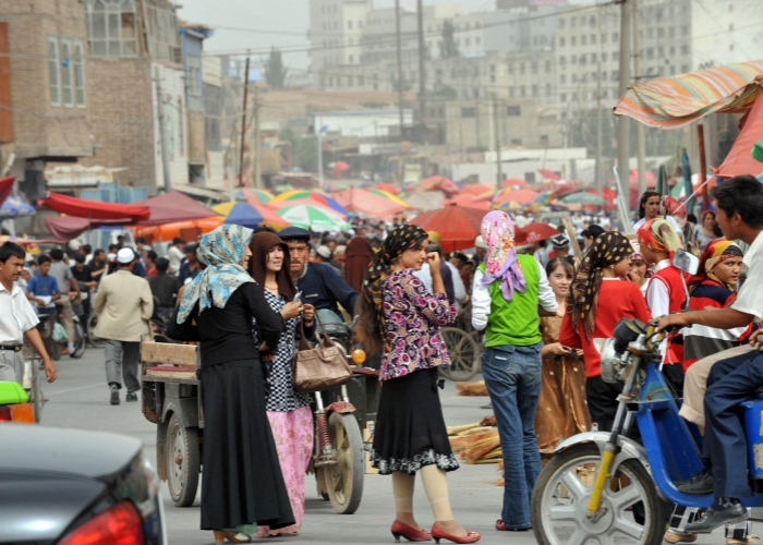 Hijab-wearing Muslim women are a familiar sight in many Chinese cities and Muslim communities