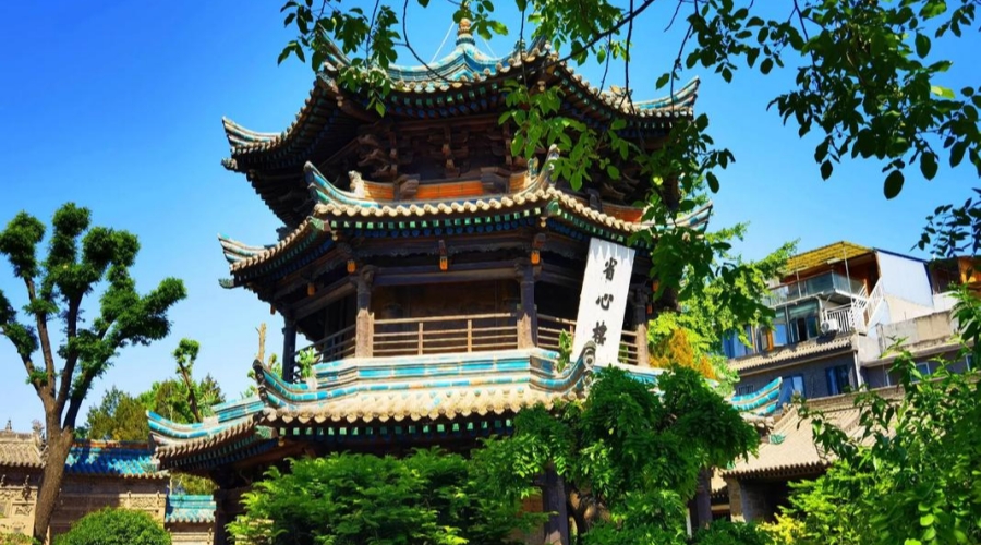 Rising above The Great Mosque of Xi'an, this three-story octagonal minaret is a distinctive example of traditional Chinese architecture