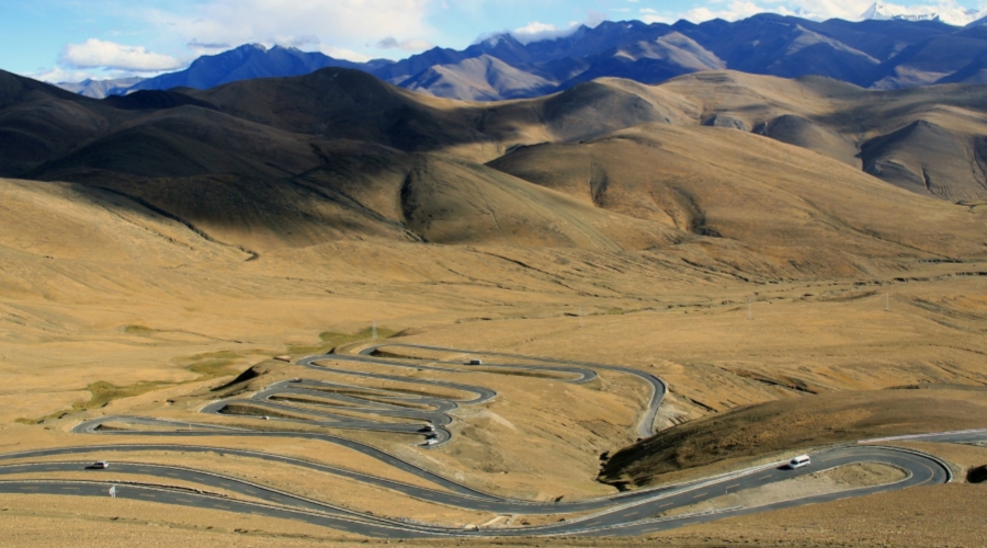 Everest Base Camp – Gawula Mountain Pass – 108 Bends – Ba Song Village