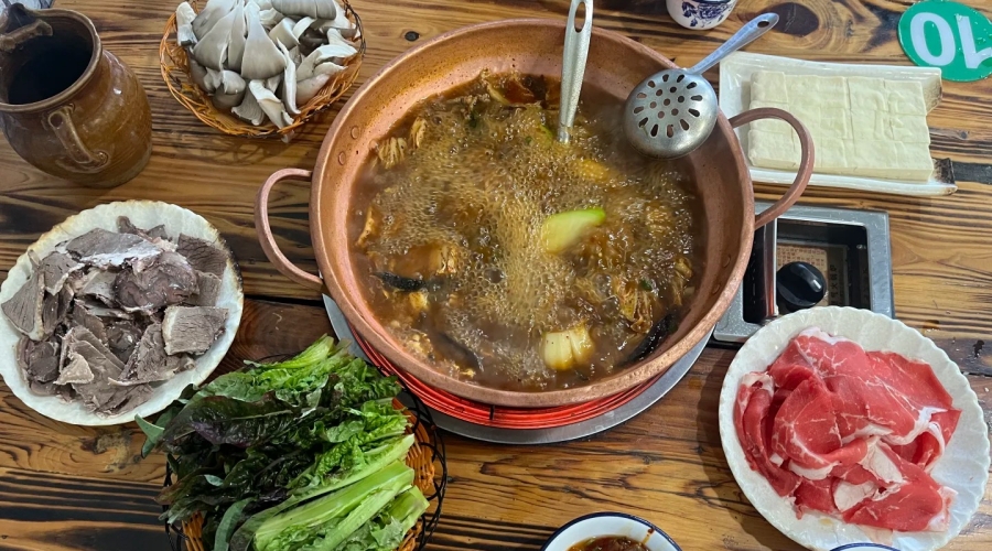 Copper Hot Pot (Specialty Beef Hot Pot)