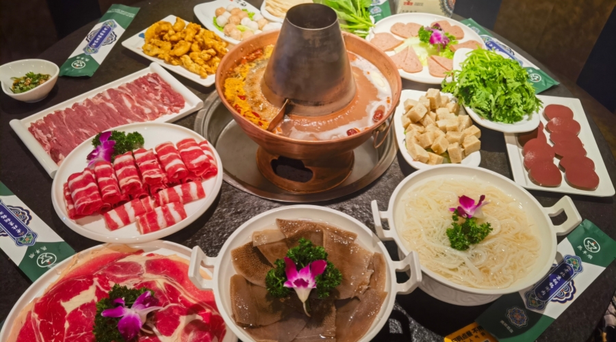 Copper Pot (铜锅涮肉)