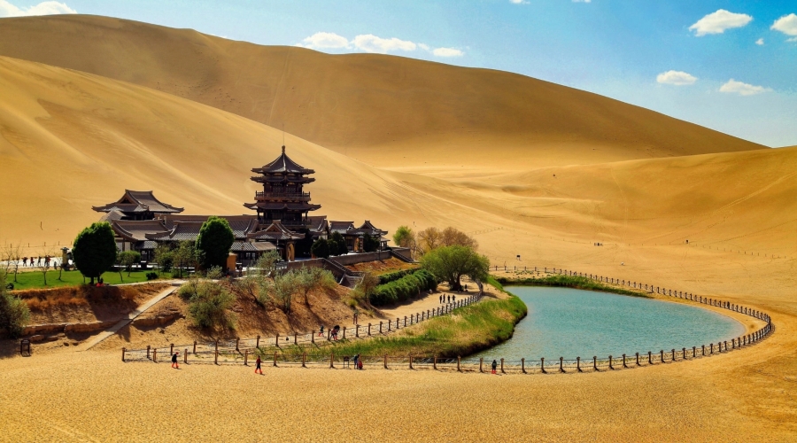 Jiayuguan → Dunhuang – Desert Oasis & Silk Road Gateway