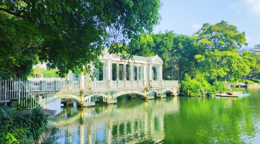 Guilin – City Lakes & Gentle Cruise Experience