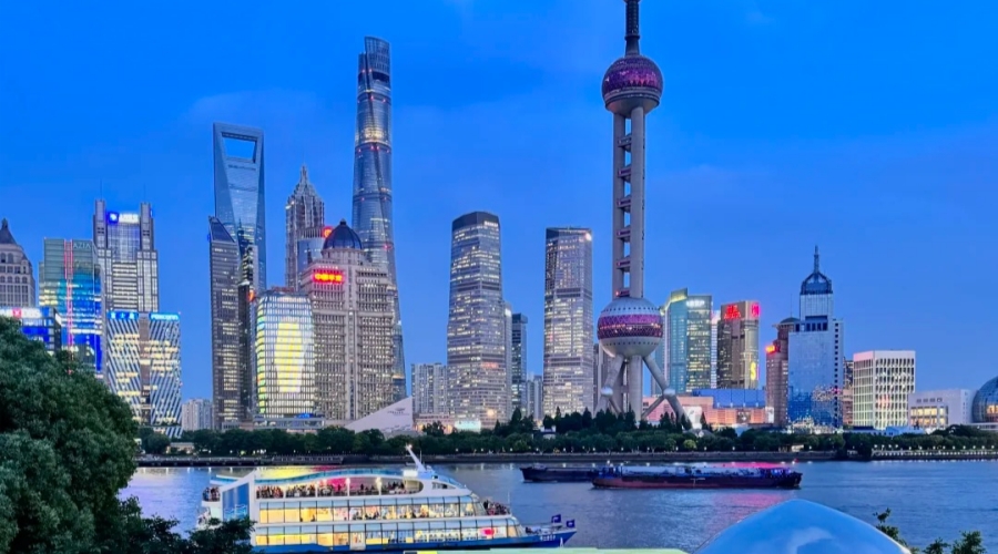 Shanghai Skyline & Huangpu River Night Experience