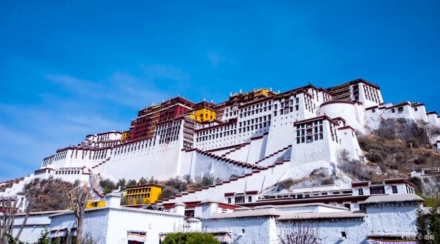 Lhasa Sightseeing – Potala Palace & Tibetan Culture