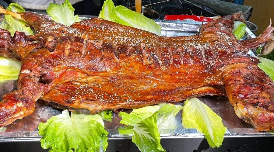 Roast Whole Lamb (烤全羊)
