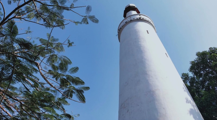 The Light Tower—the iconic structure of Huai Sheng Temple