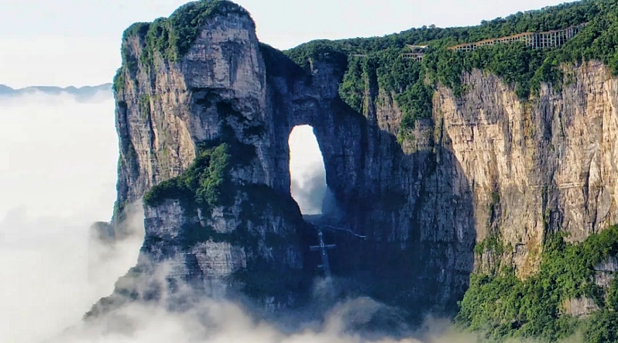 4 Days Zhangjiajie Classic Tour: Mountains & Glass Bridge