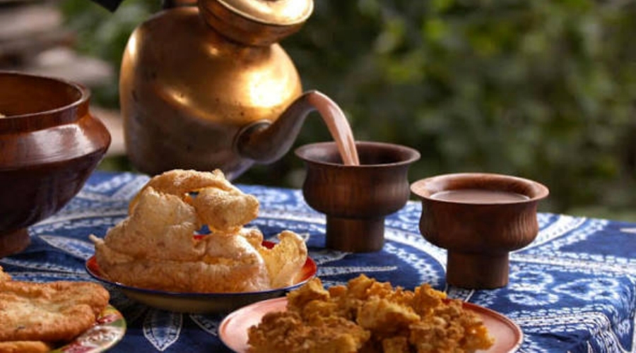 Tibetan Tea & Local Snacks