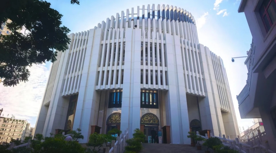 Renovated Lanzhou Xiguan Mosque combines modern architecture with elegant Islamic-inspired design