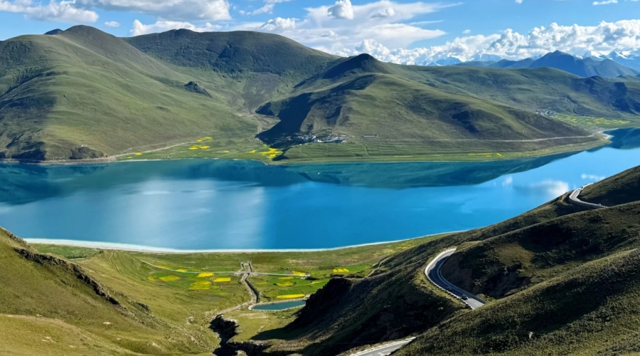 Lhasa – Yamdrok Lake – Shigatse