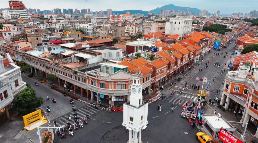 The iconic Bell Tower, one of Quanzhou's best-known landmarks